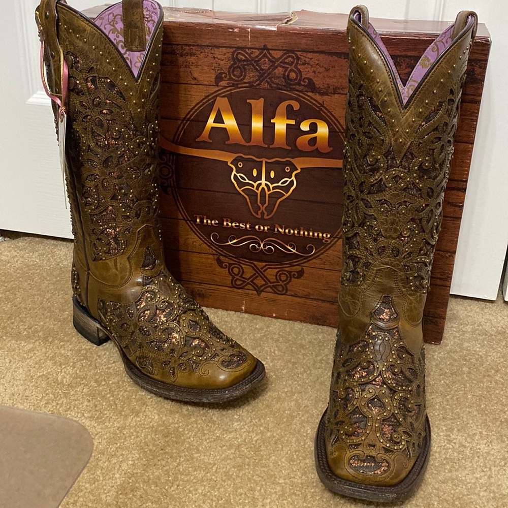 Women’s Handmade Alfa Brown Embroidered – Square Toe Boots